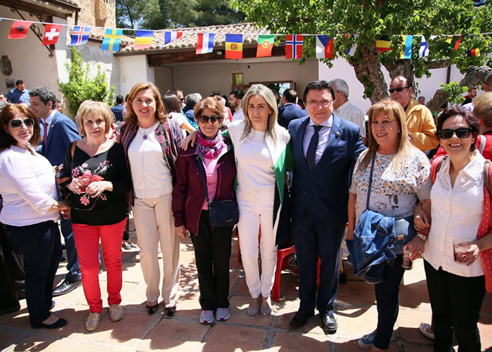 La alcaldesa comparte con los toledanos y las toledanas la jornada central de la romería de la Virgen de La Bastida