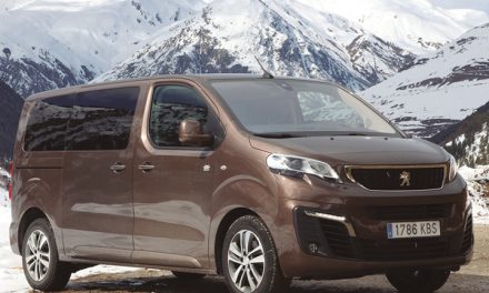 Peugeot amplía su gama 4×4 al modelo Traveller: aventuras con confort, habitabilidad y bajos reforzados