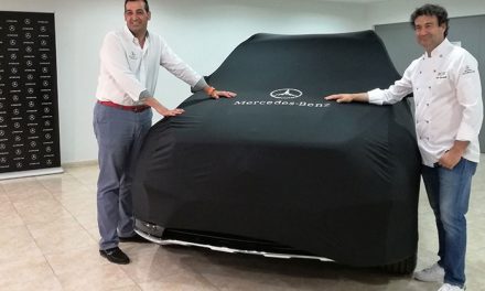 El chef Pepe Rodríguez y Autokrator Mercedes-Benz firman un contrato de colaboración para reforzar los valores de la marca premium en la provincia de Toledo