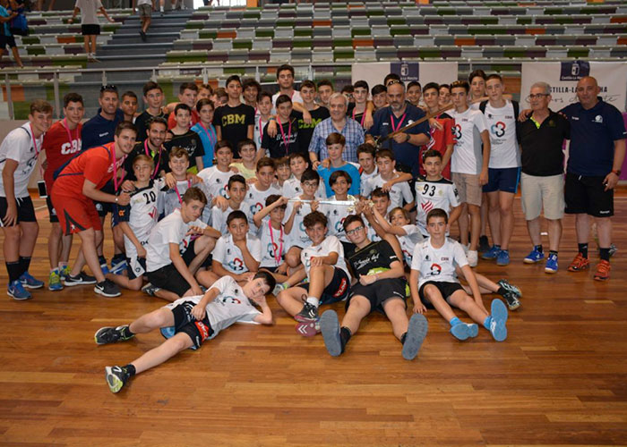 El Ayuntamiento participa en las finales de la Toledo Handball Cup 18 en las que brillaron los equipos castellano-manchegos