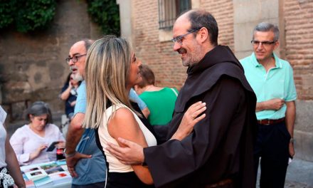 La alcaldesa comparte la festividad del Carmen con la Comunidad de Padres Carmelitas y los toledanos que acuden a esta tradición