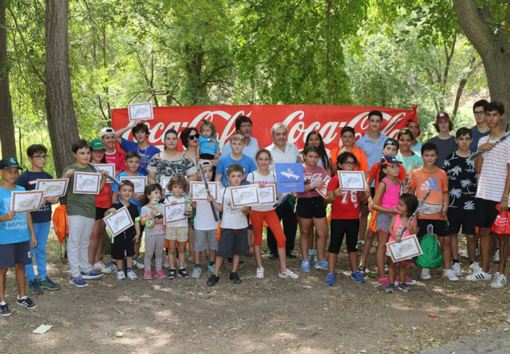 El Ayuntamiento colabora con el XV Trofeo de Feria de Pesca Infantil en el río Tajo celebrado este domingo en la senda ecológica