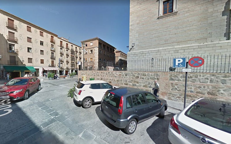 El dispositivo de tráfico de Luz Toledo contempla un aparcamiento para vehículos con tarjeta de discapacidad junto al hotel Alfonso VI