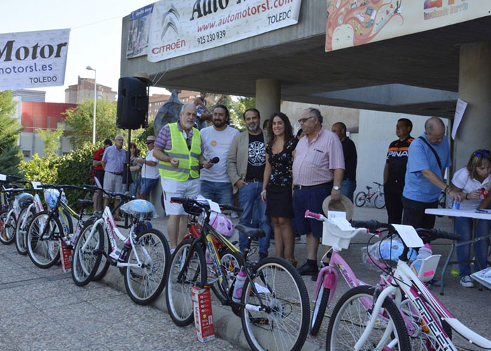 El barrio del Polígono celebra su XI edición del Día de la Bicicleta con la participación de cerca de mil personas y el apoyo municipal