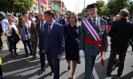 La alcaldesa felicita a los españoles en el Día de la Fiesta Nacional y destaca la labor de la Guardia Civil “los 365 días del año”