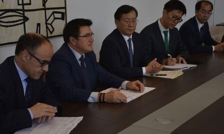 El Ayuntamiento recibe a una delegación china de Jinan interesada en el desarrollo empresarial, cultural y turístico de Toledo