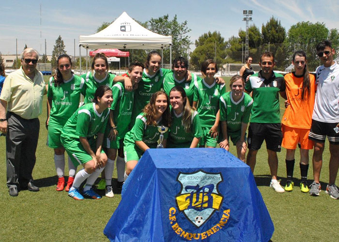El Ayuntamiento participa en la entrega de trofeos de la Copa de Plata de Fútbol Femenino con la que culmina el X Torneo Corpus