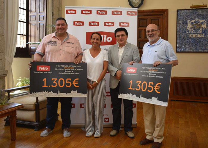 Ayuntamiento y Tello entregan al Banco de Alimentos y Cáritas los cheques solidarios del V Campeonato de Cortadores de Jamón