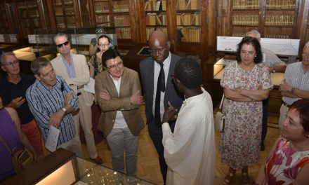 La Biblioteca regional expone por primera vez documentos del Fondo Kati en la sala Borbón Lorenzana con el apoyo municipal