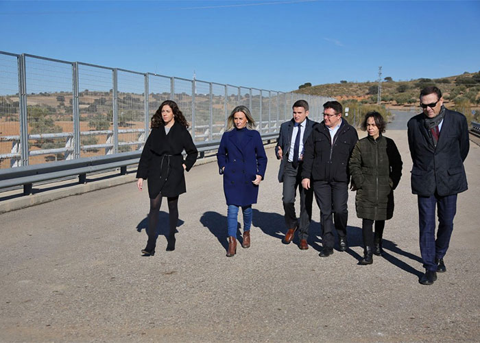 El Ayuntamiento abre el puente de Reino Unido a peatones y bicicletas y cumple una demanda vecinal que mejora la movilidad