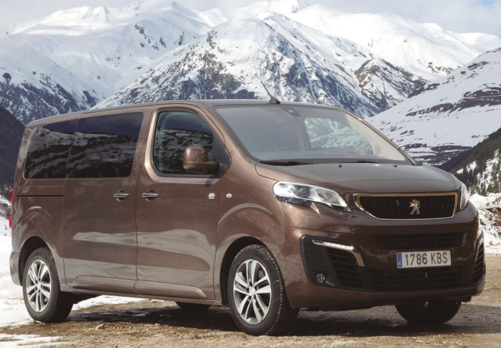 Peugeot amplía su gama 4×4 al modelo Traveller: aventuras con confort, habitabilidad y bajos reforzados