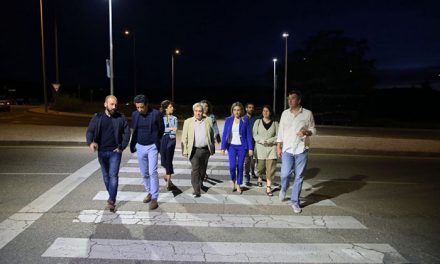 El Ayuntamiento completa el alumbrado de Río Arlés e incorpora un novedoso sistema de iluminación en los pasos de peatones