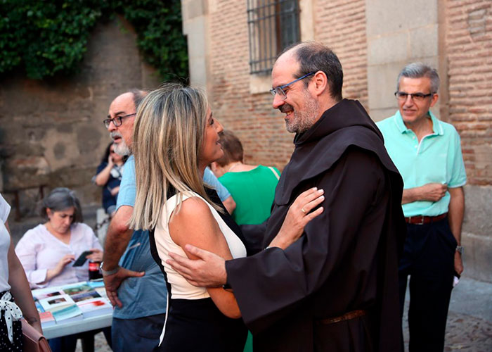 La alcaldesa comparte la festividad del Carmen con la Comunidad de Padres Carmelitas y los toledanos que acuden a esta tradición