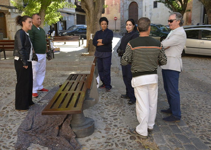 El Ayuntamiento pone en marcha un proyecto de mantenimiento del mobiliario urbano gracias al Plan Extraordinario de Empleo
