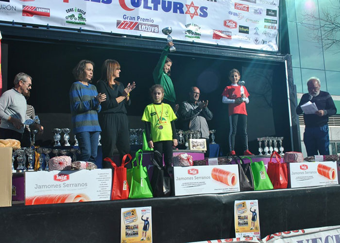El Gobierno local participa en la entrega de trofeos de la Carrera Urbana Popular “Tres Culturas” que reúne a 120 patinadores