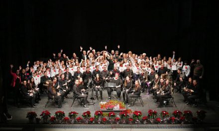 El Pregón de Navidad abarrota el Teatro de Rojas con los alumnos de la Escuela Municipal de Música ‘Diego Ortiz’ y su espectáculo