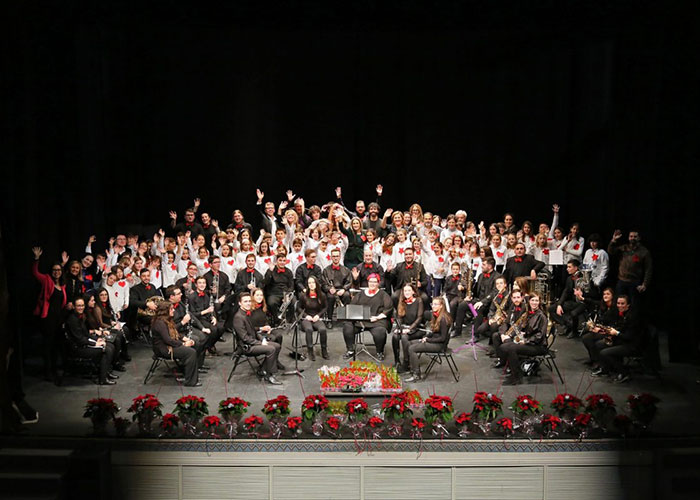 El Pregón de Navidad abarrota el Teatro de Rojas con los alumnos de la Escuela Municipal de Música ‘Diego Ortiz’ y su espectáculo