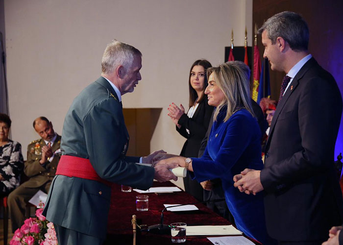 Milagros Tolón: “Con trabajo y esfuerzo contribuimos a que continúen el bienestar y el progreso de Toledo y de España”