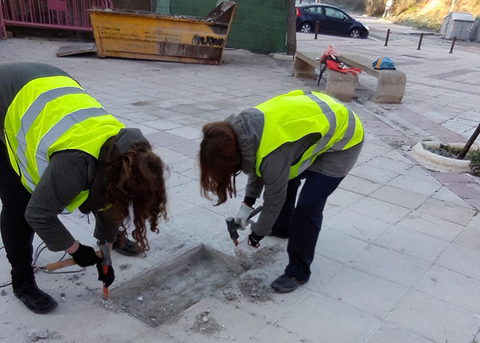 El Ayuntamiento acomete mejoras de accesibilidad y mantenimiento urbano en el Poblado Obrero y en el Paseo Poeta Gómez Manrique