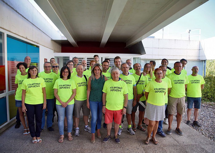 La alcaldesa agradece a los voluntarios de la Vuelta Ciclista a España su colaboración y compromiso con el deporte en la ciudad