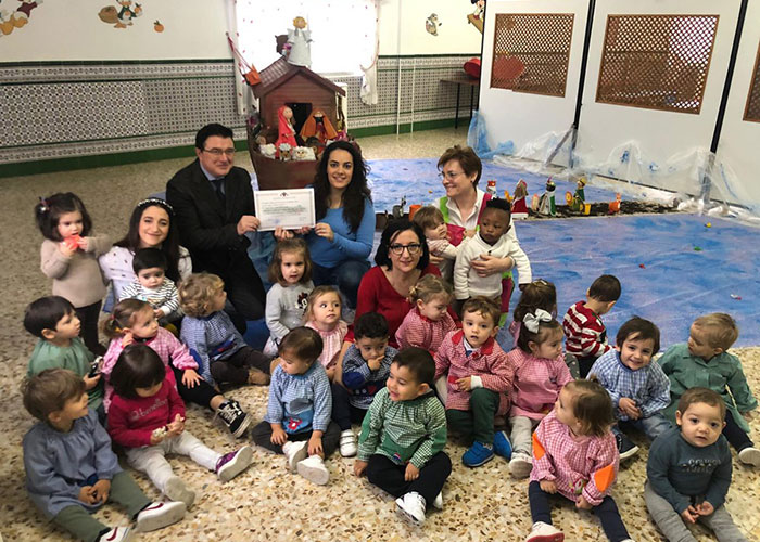 El Gobierno local hace entrega de los diplomas acreditativos y premios a los Centros Escolares finalistas del Concurso de Belenes