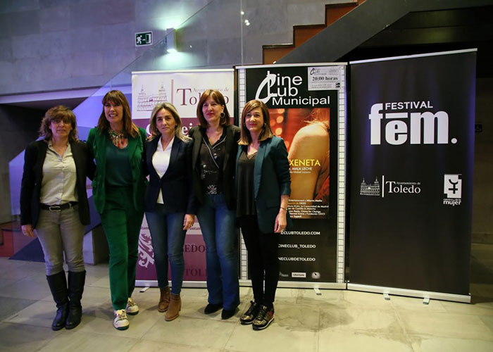 La alcaldesa destaca la contribución de Mabel Lozano al activismo en clave feminista a través del séptimo arte y de la literatura