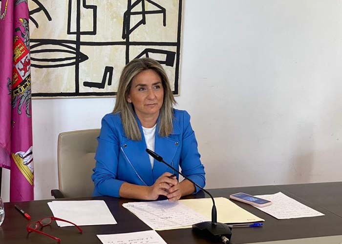 La alcaldesa señala el ejemplo de la ciudadanía durante el confinamiento “como principal aval para afrontar la desescalada”