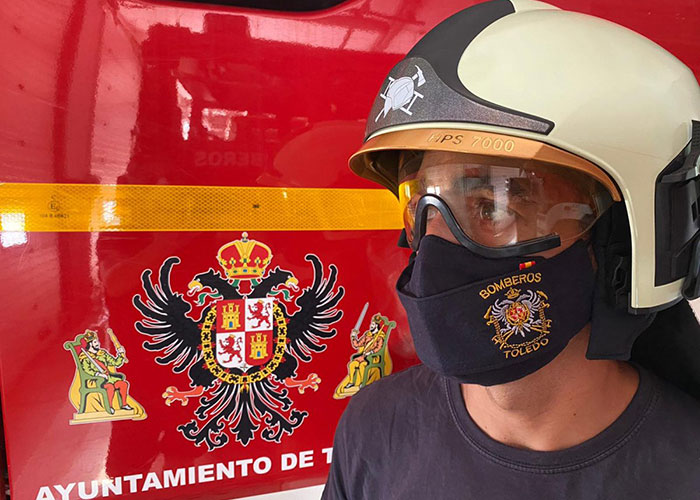 Bomberos interviene en la extinción de un incendio que se salda sin daños personales en un establecimiento hostelero del Casco